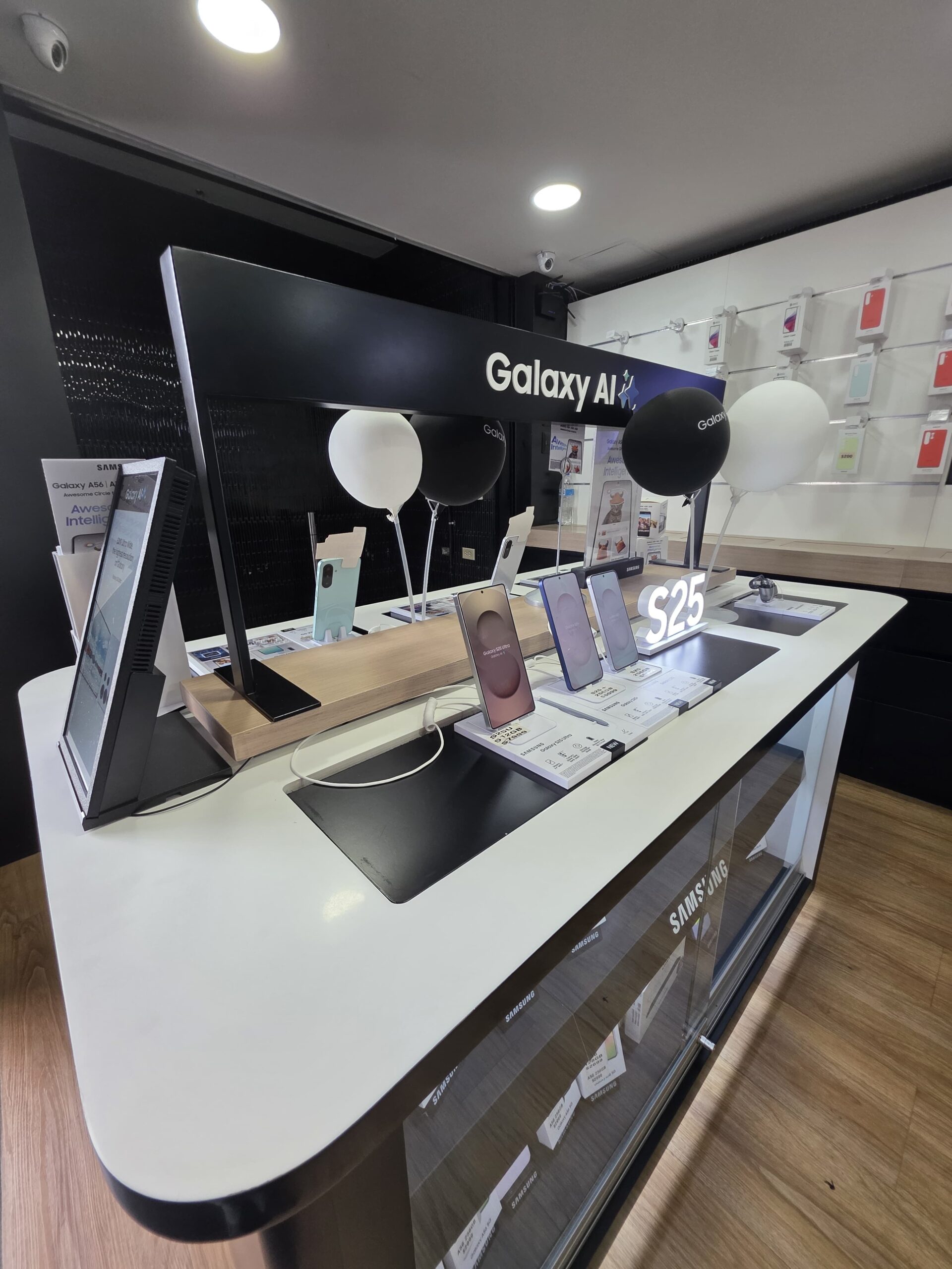 Samsung Experience Store photo 3