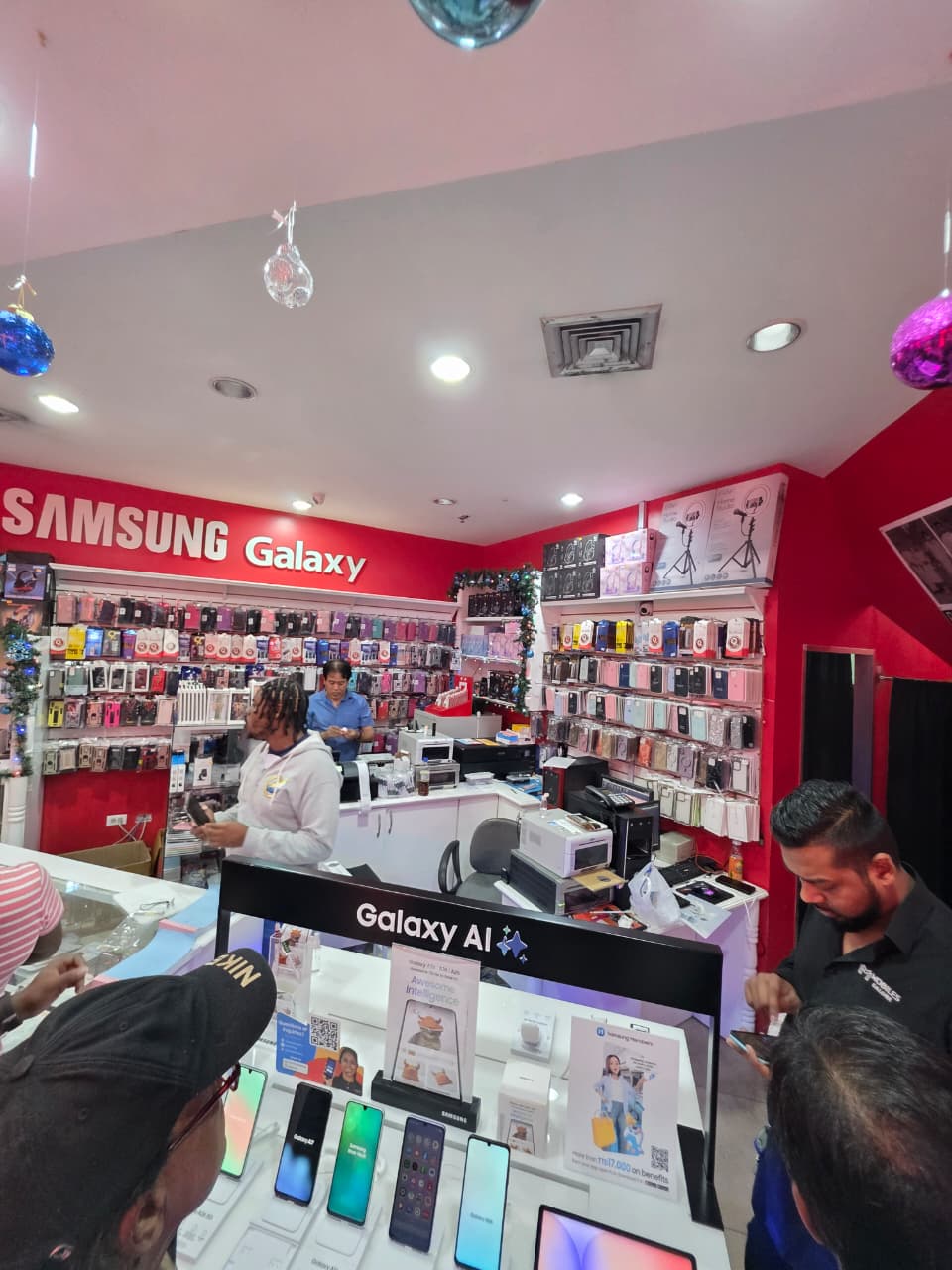 Mobiles Galore & Photo Center photo 2